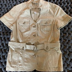 WHBM Women’s short sleeve fitted jacket shirt - size 10